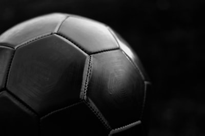 بطلالدوريالإنجليزيقصةالتتويجباللقبالأغلىفيكرةالقدم