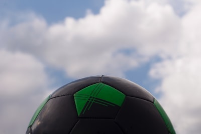 نهائيدوريأبطالأوروبا2025معركةالأساطيرعلىالملعبالأوروبي